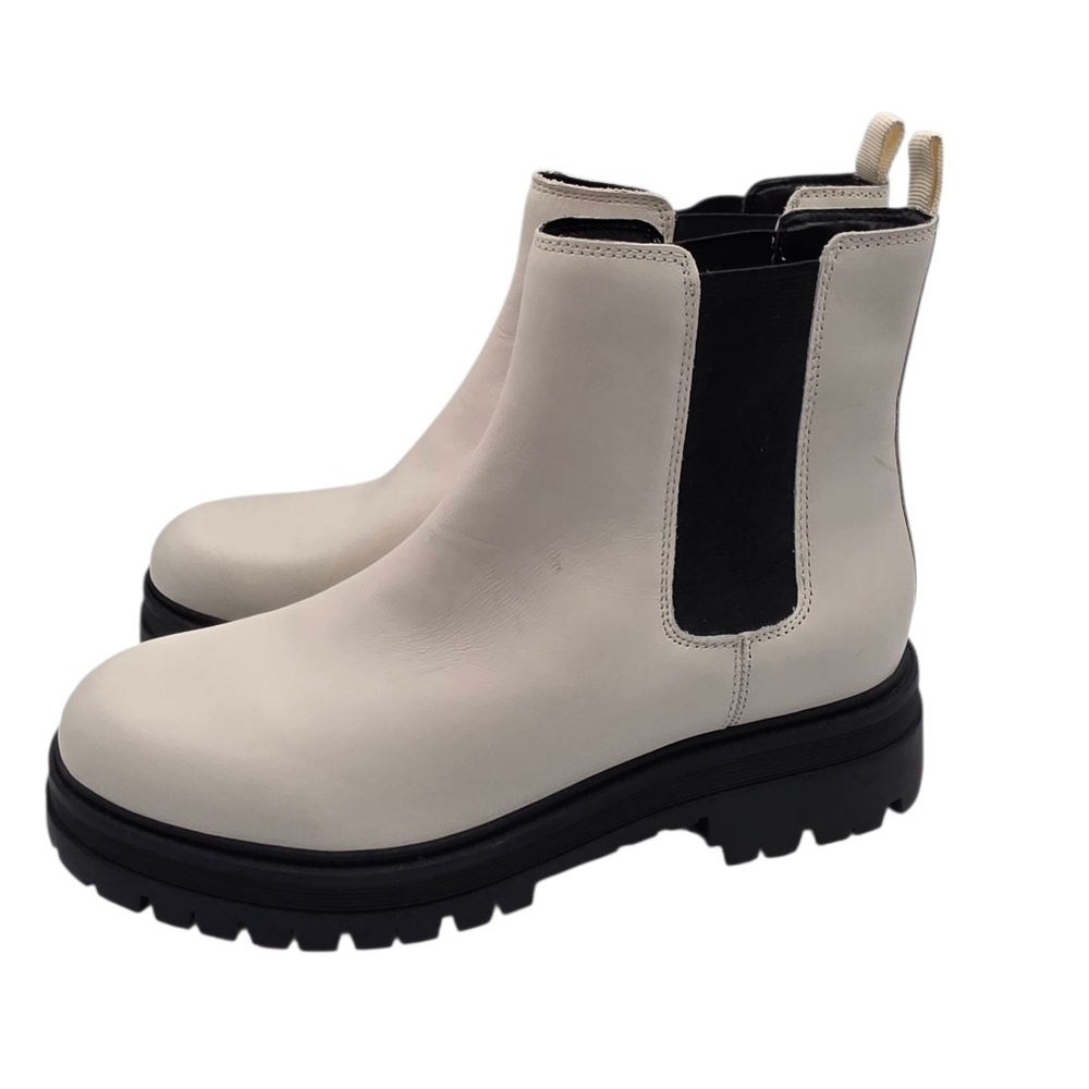 Marc Fisher Chelsea Pirro Boots Lug Sole Size 9.5 Chunky White Leather Platform